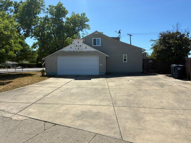 2183 Florin Rd, Sacramento, CA 95822