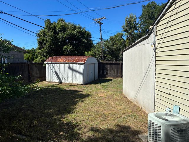 2183 Florin Rd, Sacramento, CA 95822