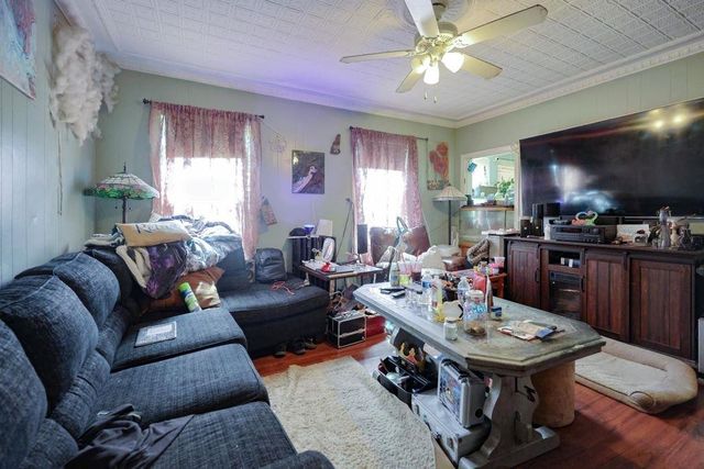 8 Rimmon Street, Manchester, NH 03102