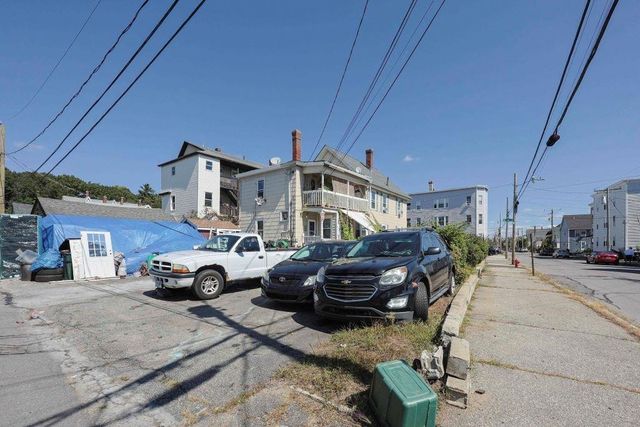 8 Rimmon Street, Manchester, NH 03102