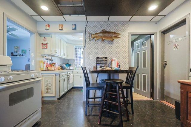 8 Rimmon Street, Manchester, NH 03102