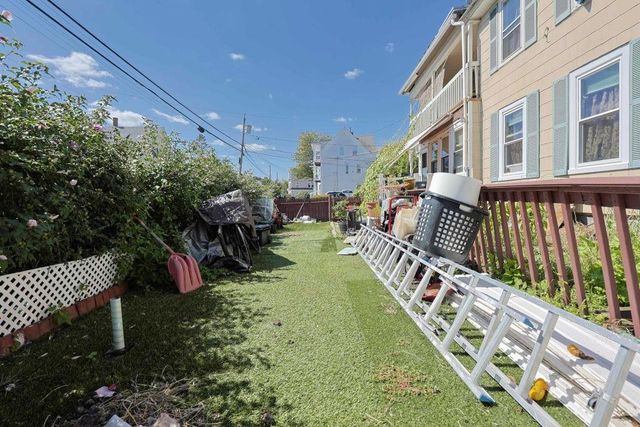 8 Rimmon Street, Manchester, NH 03102