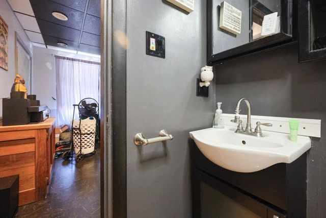 8 Rimmon Street, Manchester, NH 03102