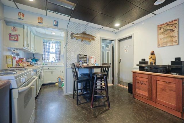 8 Rimmon Street, Manchester, NH 03102