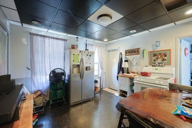 8 Rimmon Street, Manchester, NH 03102