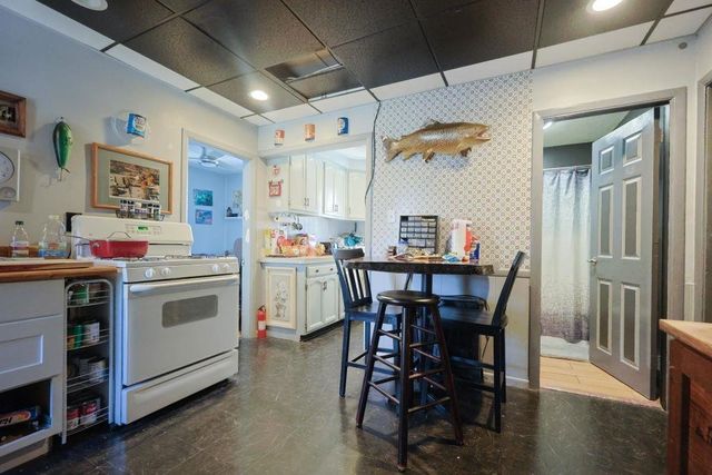 8 Rimmon Street, Manchester, NH 03102