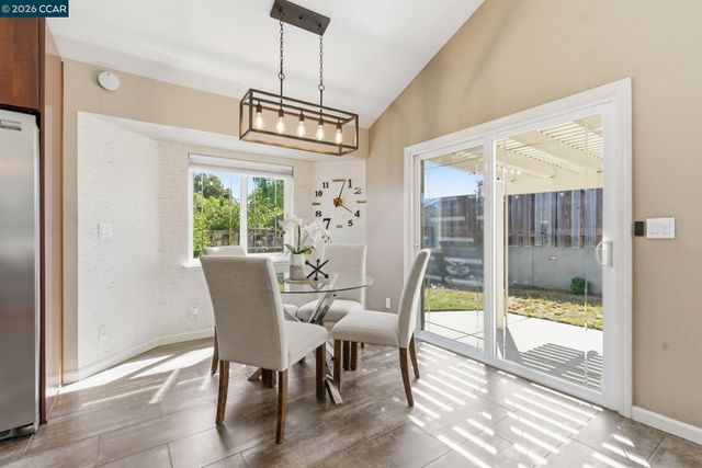 2280 N Crest Ave, Martinez, CA 94553