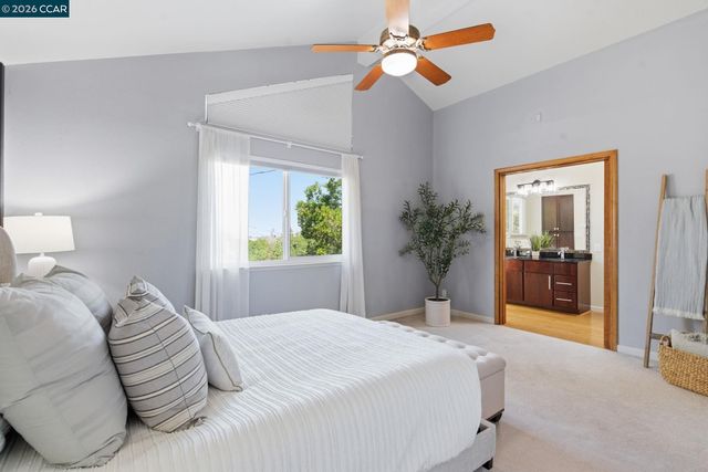 2280 N Crest Ave, Martinez, CA 94553