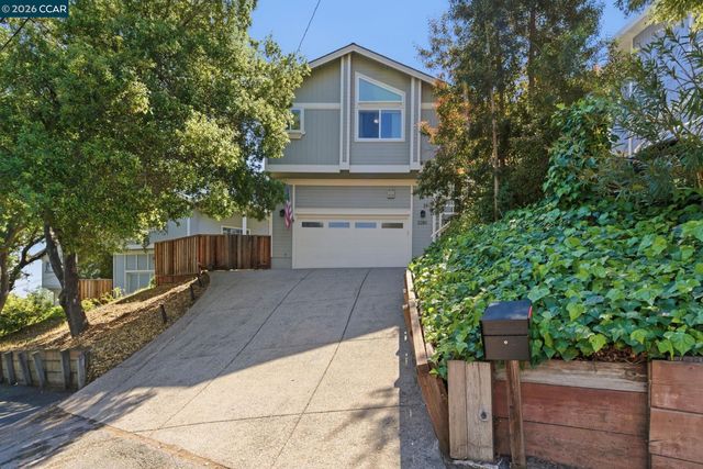 2280 N Crest Ave, Martinez, CA 94553