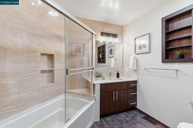 2280 N Crest Ave, Martinez, CA 94553