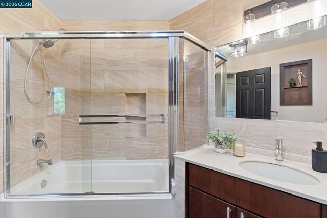 2280 N Crest Ave, Martinez, CA 94553