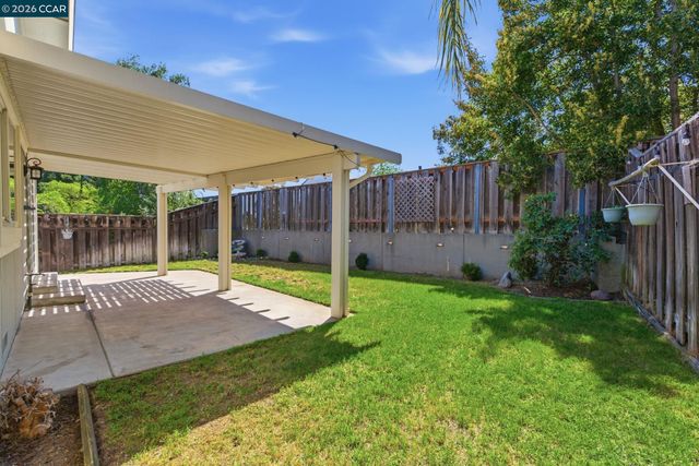 2280 N Crest Ave, Martinez, CA 94553