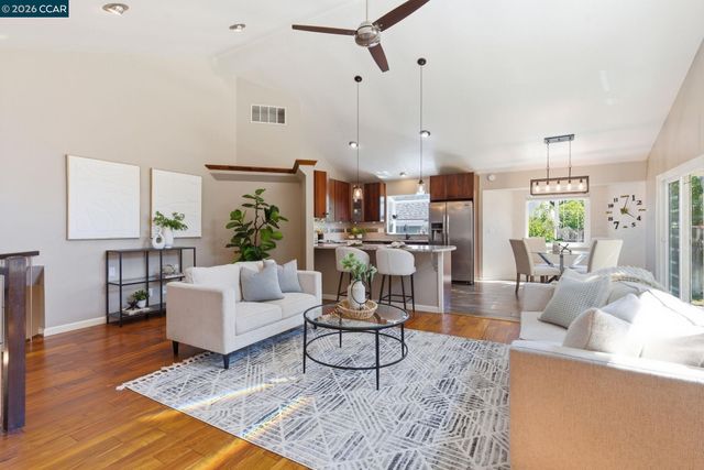 2280 N Crest Ave, Martinez, CA 94553