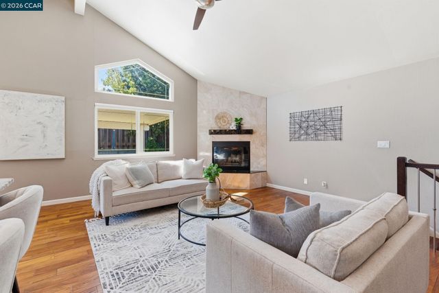 2280 N Crest Ave, Martinez, CA 94553