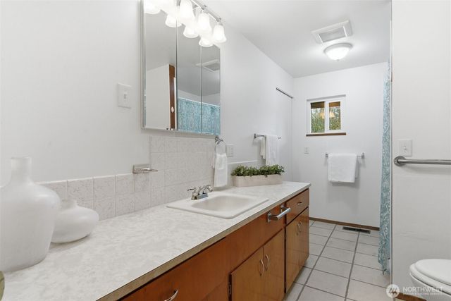 22628 Holgar Court NE, Poulsbo, WA 98370