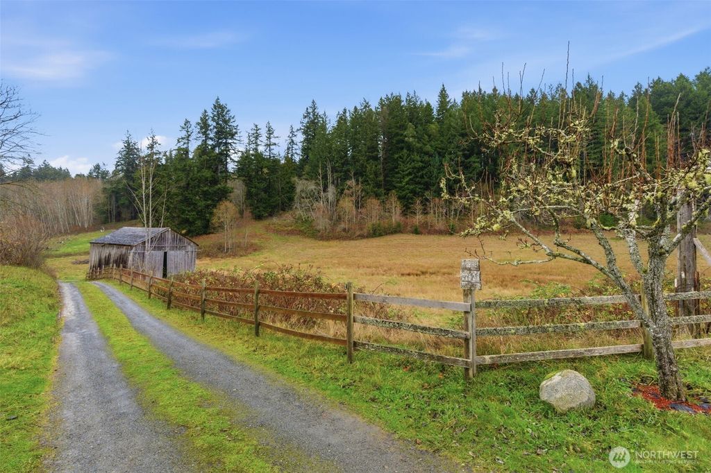 22628 Holgar Court NE, Poulsbo, WA 98370