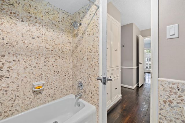 10822 Elmdale Drive, Houston, TX 77070