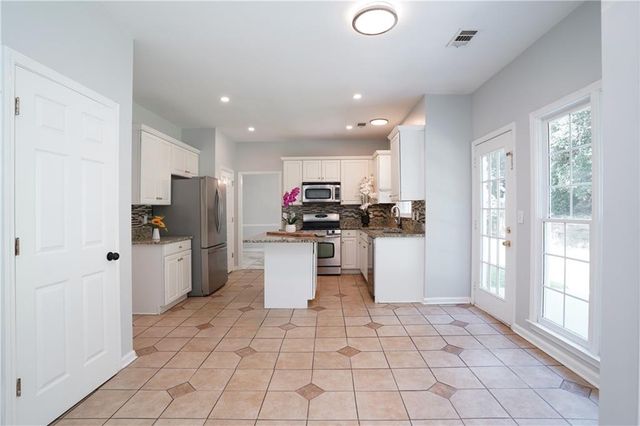 272 Birchmore Walk, Lawrenceville, GA 30044