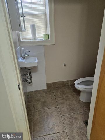 918 KINGS HWY, Haddon Heights, NJ 08035