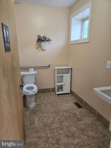 918 KINGS HWY, Haddon Heights, NJ 08035