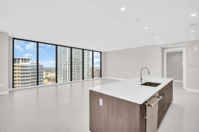 275 1ST AVENUE S 2001, St Petersburg, FL 33701