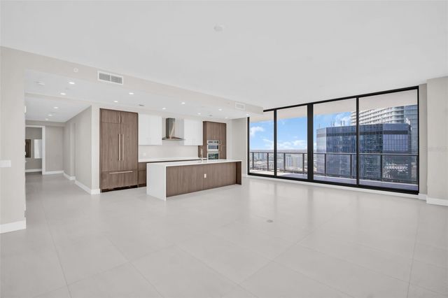 275 1ST AVENUE S 2001, St Petersburg, FL 33701