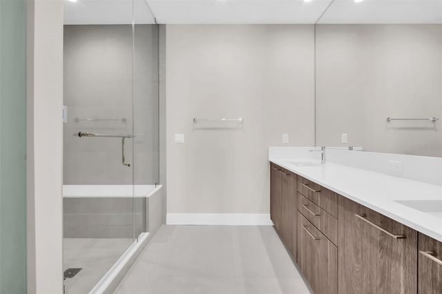 275 1ST AVENUE S 2001, St Petersburg, FL 33701