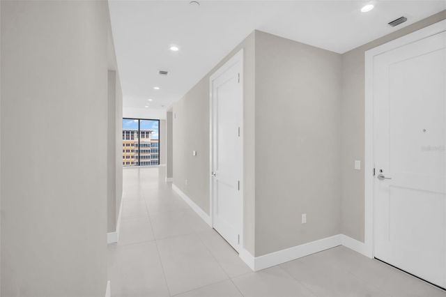 275 1ST AVENUE S 2001, St Petersburg, FL 33701