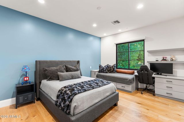 5843 E CALLE DEL SUD --, Phoenix, AZ 85018
