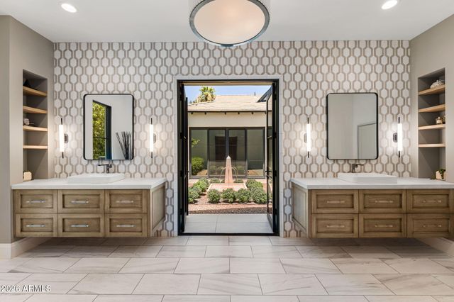 5843 E CALLE DEL SUD --, Phoenix, AZ 85018