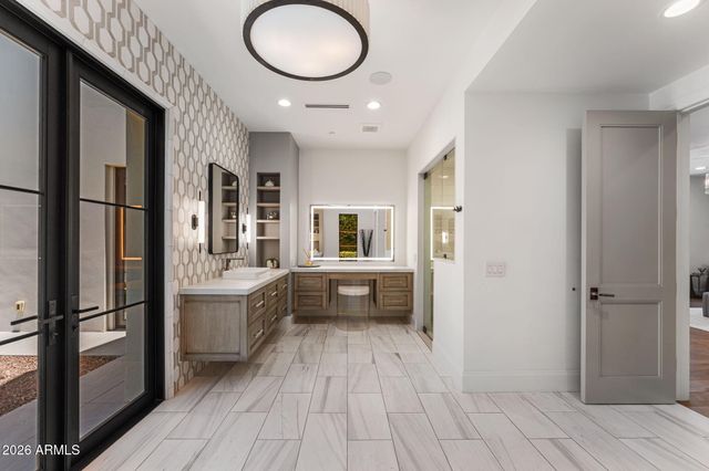 5843 E CALLE DEL SUD --, Phoenix, AZ 85018