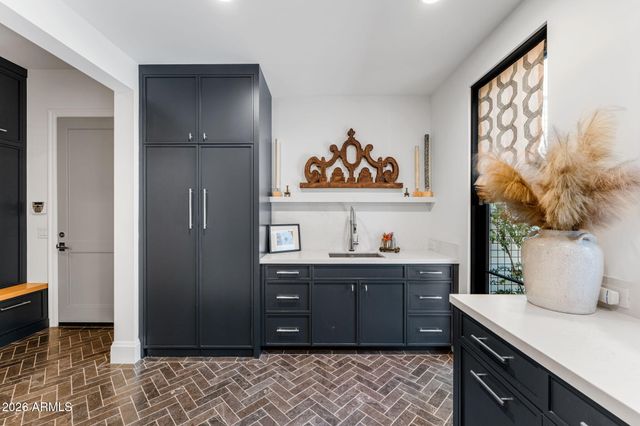 5843 E CALLE DEL SUD --, Phoenix, AZ 85018
