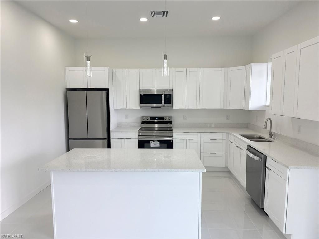Image 12 of property listing at 4005 NW 22nd ST, Cape Coral, FL 33993