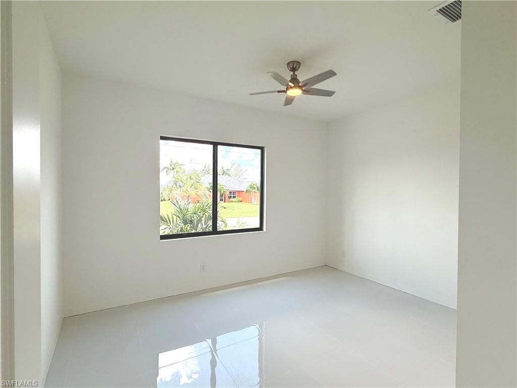 Image 18 of property listing at 4005 NW 22nd ST, Cape Coral, FL 33993