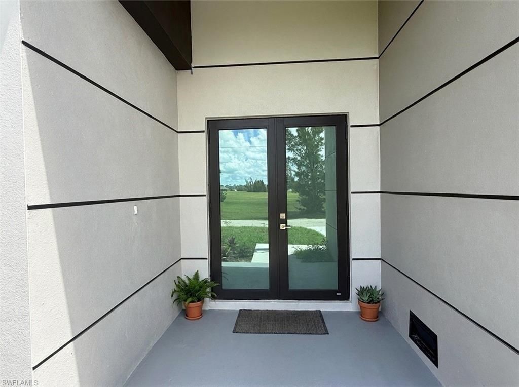 Image 3 of property listing at 4005 NW 22nd ST, Cape Coral, FL 33993