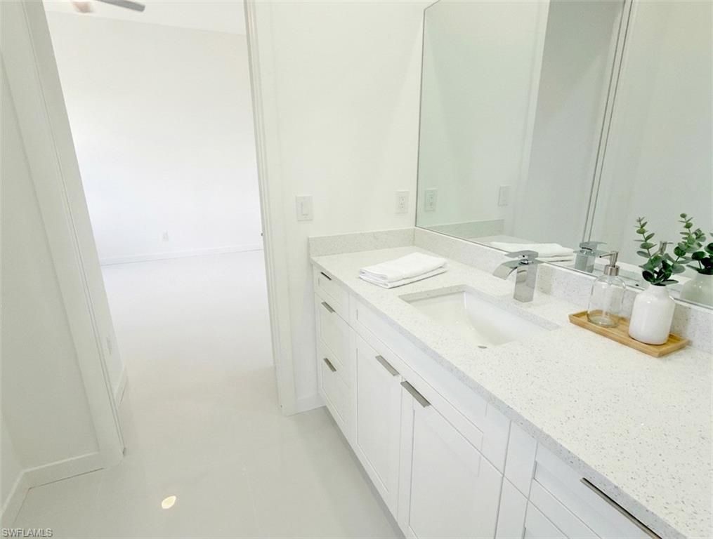 Image 42 of property listing at 4005 NW 22nd ST, Cape Coral, FL 33993