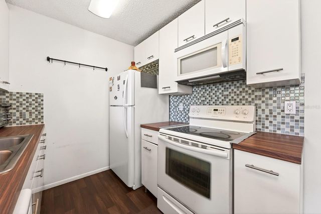 2569 GRASSY POINT DRIVE 207, Lake Mary, FL 32746