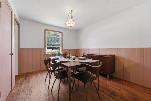 6 Meadowbrook Rd, Hudson, MA 01749