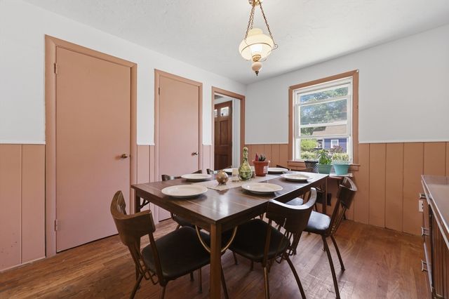 6 Meadowbrook Rd, Hudson, MA 01749