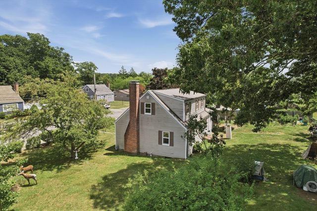 6 Meadowbrook Rd, Hudson, MA 01749