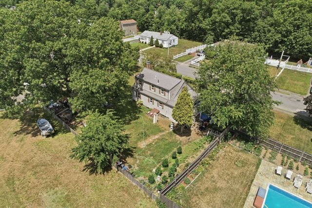 6 Meadowbrook Rd, Hudson, MA 01749