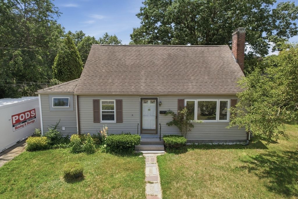 6 Meadowbrook Rd, Hudson, MA 01749