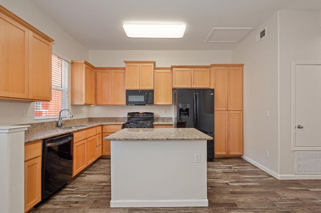 10840 Nederland Way, Rancho Cordova, CA 95670