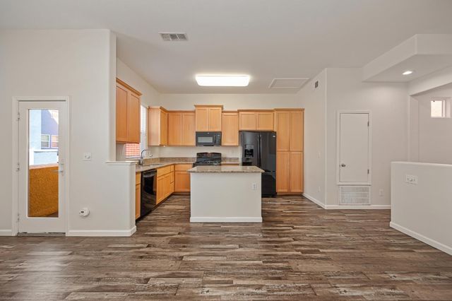 10840 Nederland Way, Rancho Cordova, CA 95670