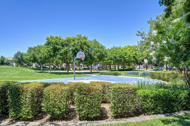 10840 Nederland Way, Rancho Cordova, CA 95670