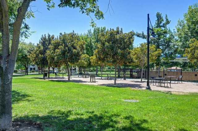 10840 Nederland Way, Rancho Cordova, CA 95670