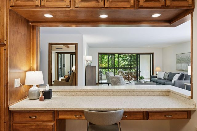 7250 Lewis Ridge Parkway 107, Edina, MN 55439