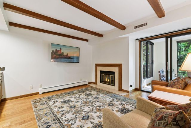 7250 Lewis Ridge Parkway 107, Edina, MN 55439