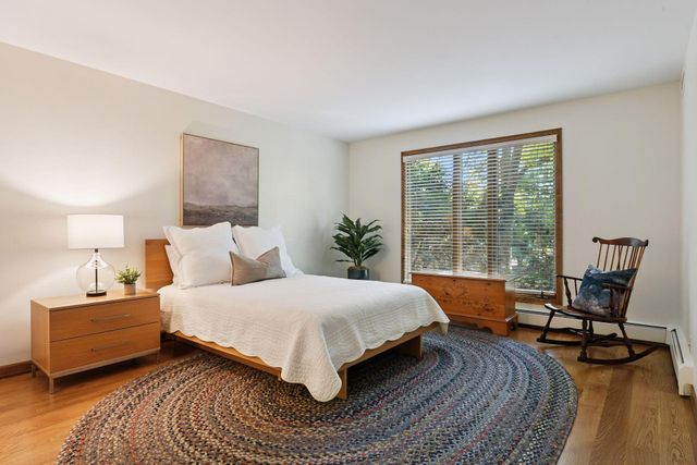 7250 Lewis Ridge Parkway 107, Edina, MN 55439