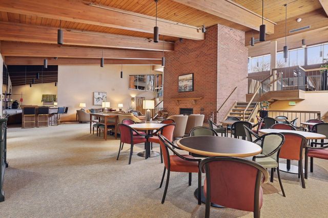 7250 Lewis Ridge Parkway 107, Edina, MN 55439